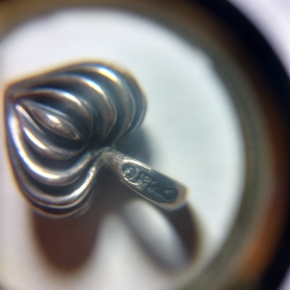 Vintage Caviar Grooved Gothic Heart Pendant - Picture 4 of 4